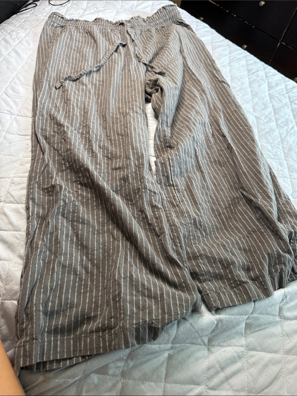 Source Unknown Gray Pinstripe Wide-Leg Lounge Pants